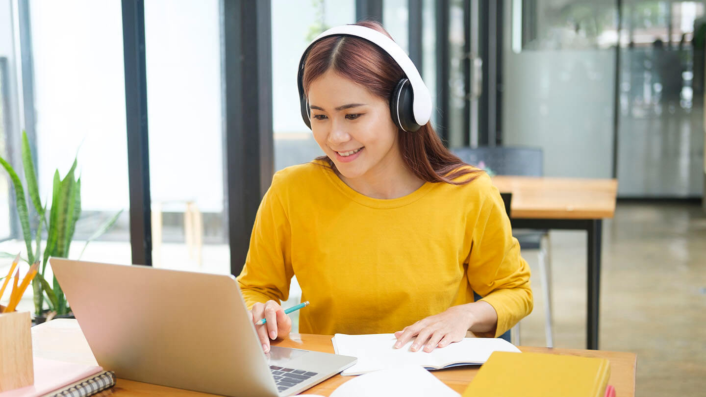 Impact of Multilingual Content in Short Films on Language Learning