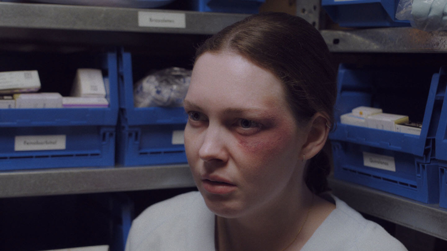 La noche dentro (The Night Inside): Nerve-Wracking Medical Thriller (Unbearable Horror of Guilt and Grief)