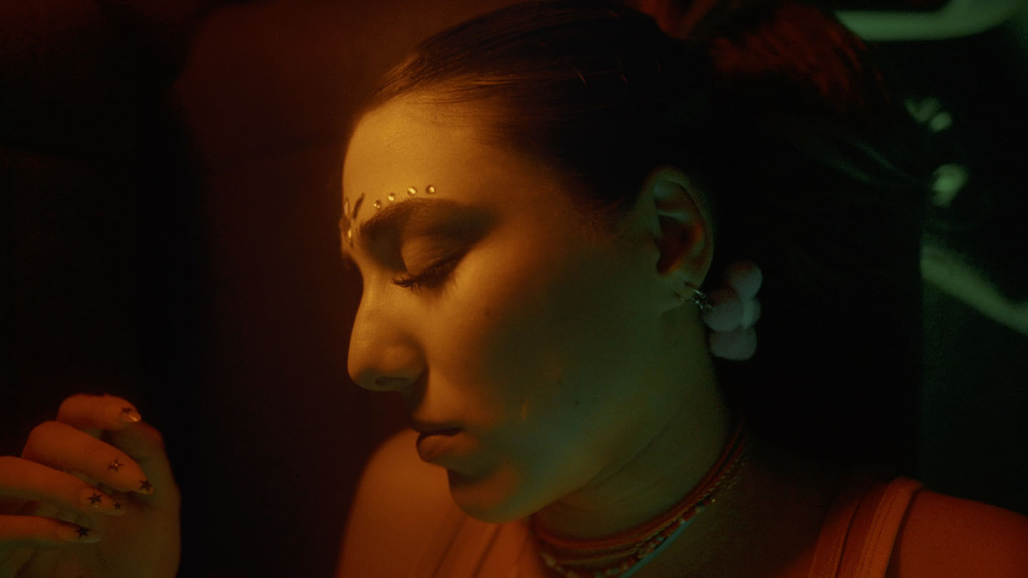 Identical: Teen Thriller Teeming with Comedy, Suspense, and Uncanny Horror